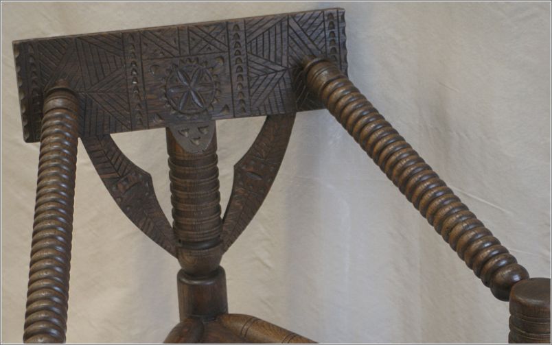 9047 Antique Oak Turners Chair (5)